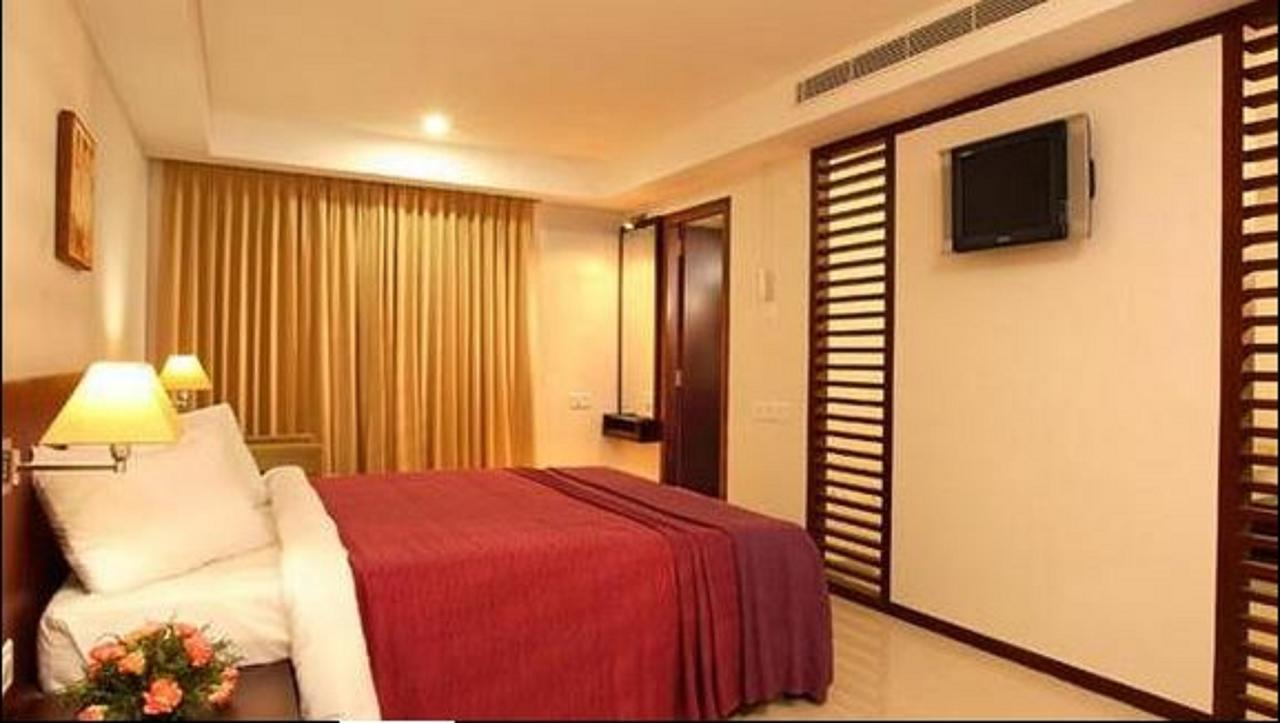Broad Bean Cochin Hotel Kochi Exterior photo