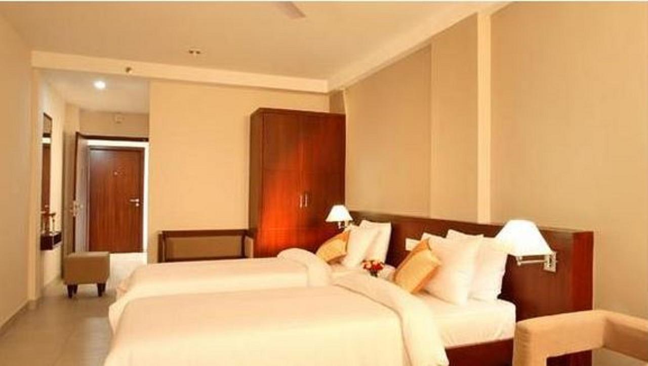 Broad Bean Cochin Hotel Kochi Exterior photo